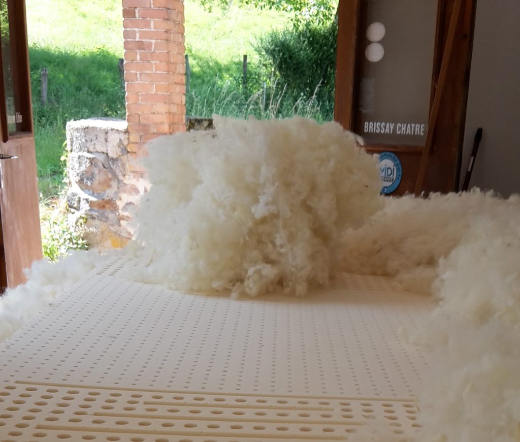 Matelas pure laine et latex naturel et bio en cours de fabrication