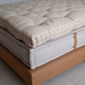 matelas laine fait main avec laine de mouton