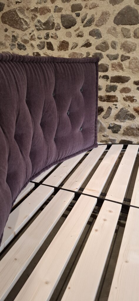lit rond avec matelas laine