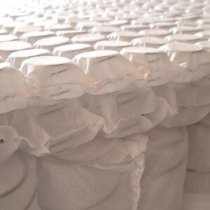 matelas laine sur mesure avec ressorts ensachés