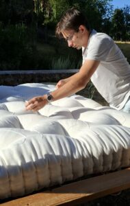 Lit Royalaine Saint Louis en laine naturelle et crin – fabrication artisanale française